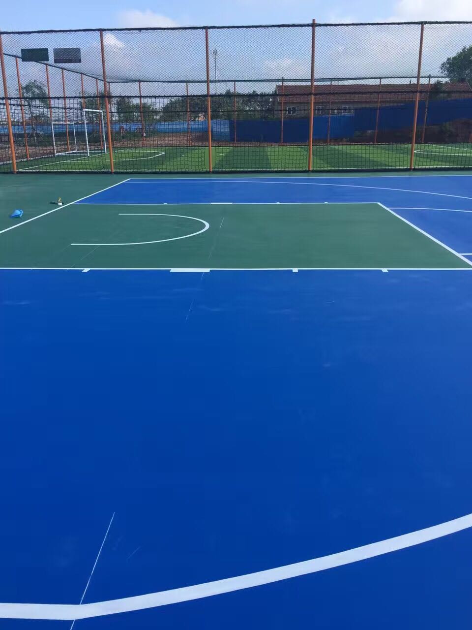城陽區(qū)棘洪灘羊毛溝濕地公園籃球場完工